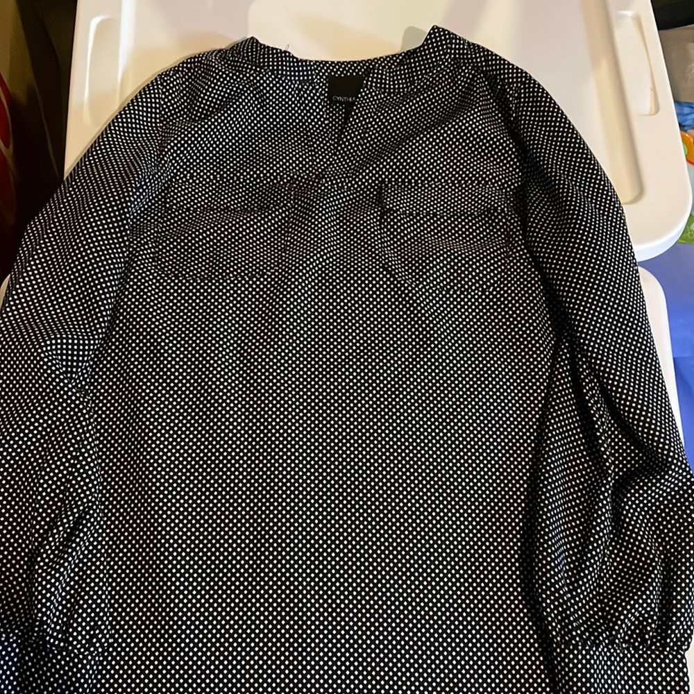 Black blouse with diamond pattern